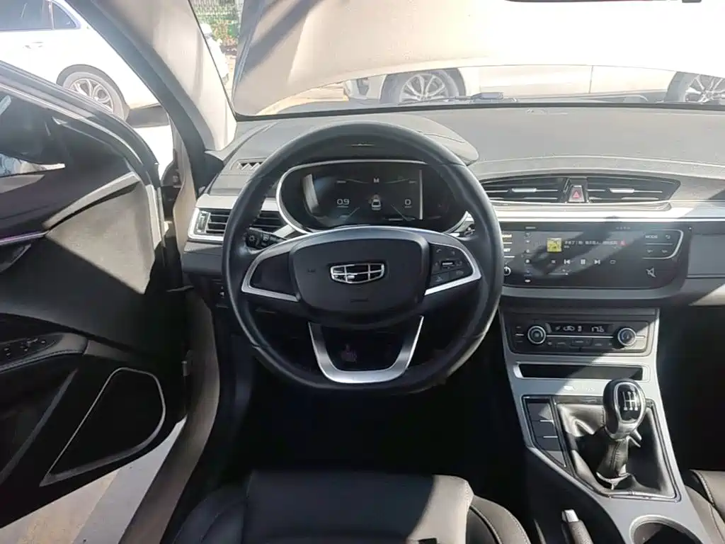 Geely Emgrand — миниатюра 11