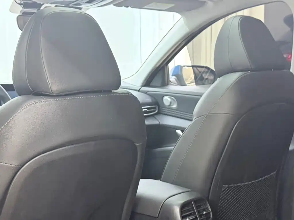 Hyundai Elantra — миниатюра 8