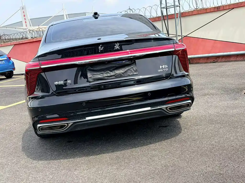 Hongqi Hongqi H5 — миниатюра 8