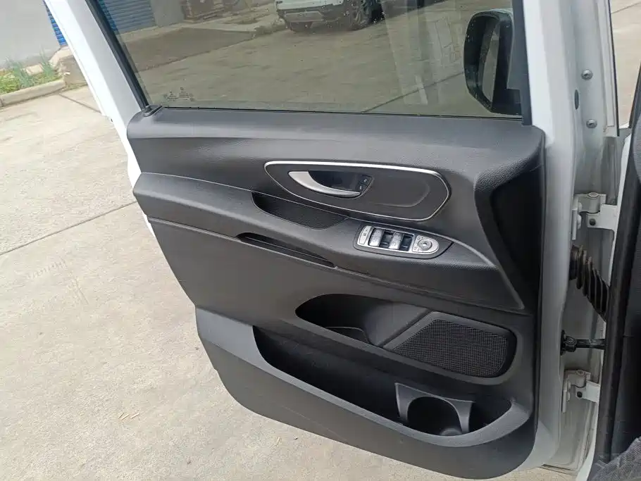 Mercedes-Benz Vito — миниатюра 7
