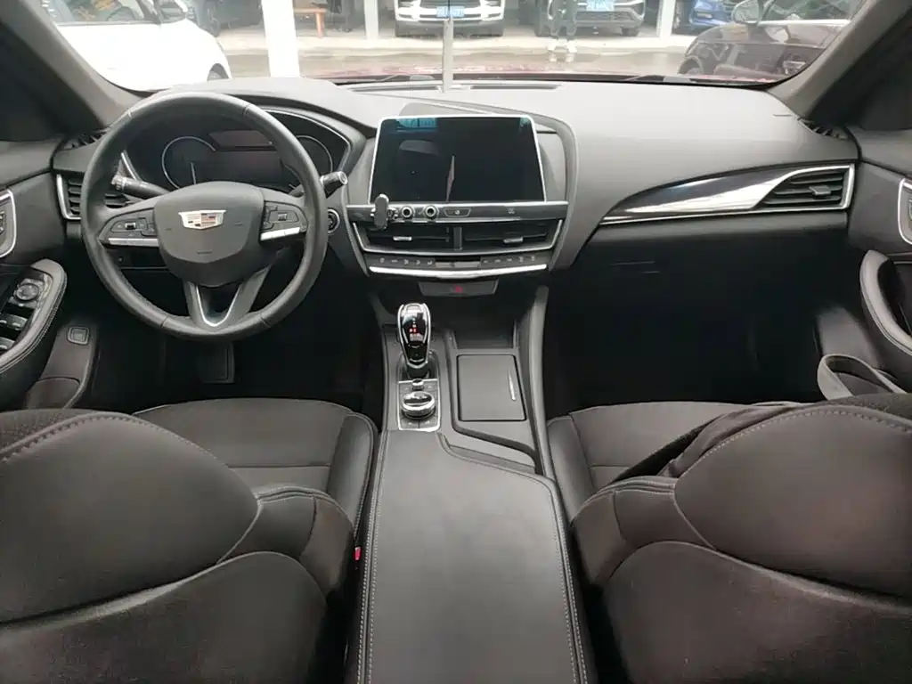 Cadillac CT5 — миниатюра 3