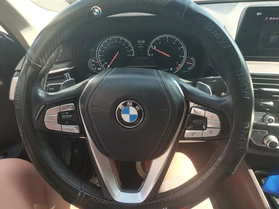 BMW 5 Series — миниатюра 15