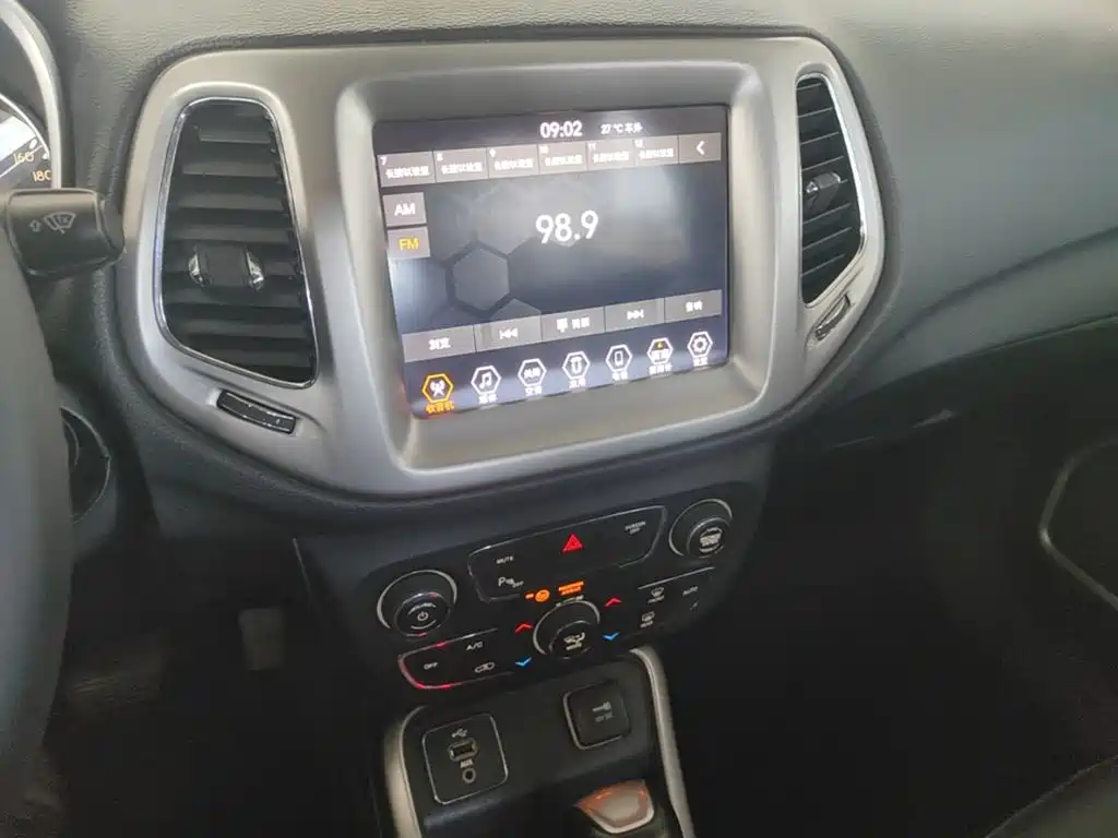 Jeep Compass — миниатюра 13