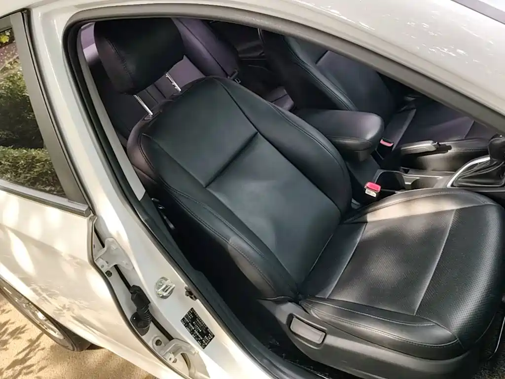 Hyundai Elantra — миниатюра 25