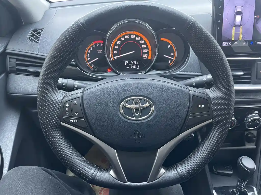 Toyota Yaris L — миниатюра 13