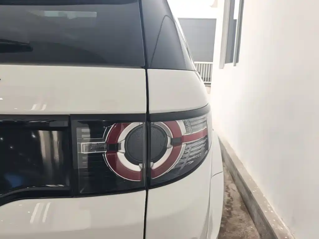 Land Rover Discovery Sport — миниатюра 8