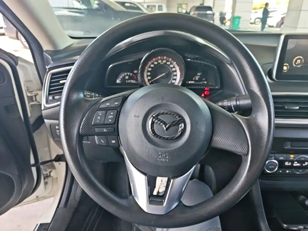 Mazda 3 Axela — миниатюра 11
