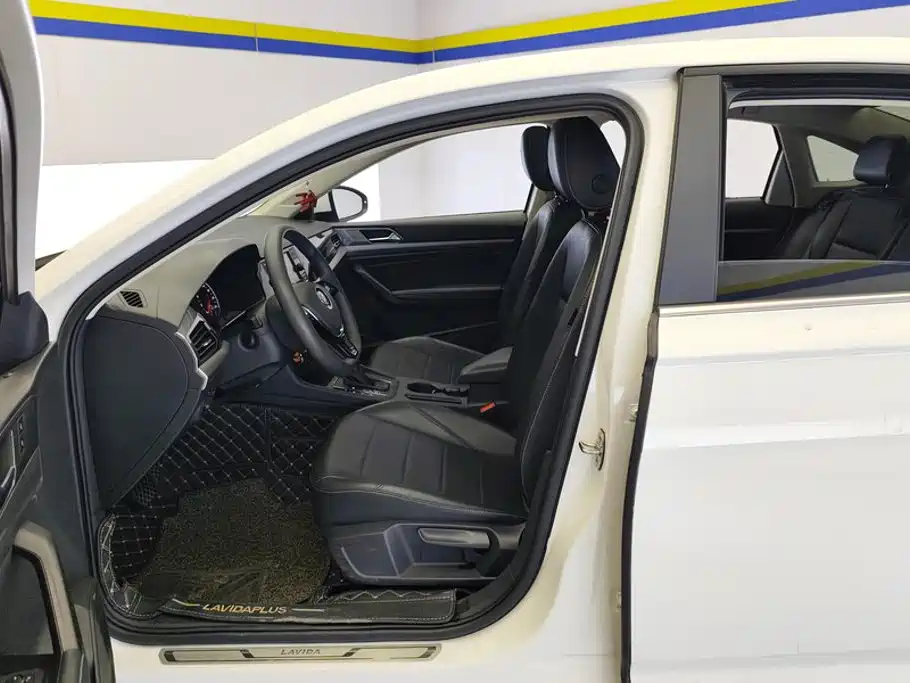 Volkswagen Lavida — миниатюра 9