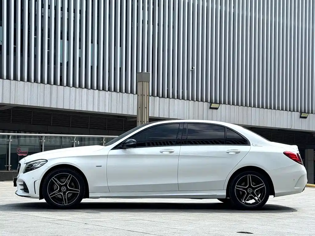 Mercedes-Benz C-Class — миниатюра 6