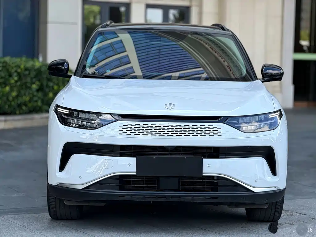 Leapmotor Leapmotor C11 — миниатюра 2