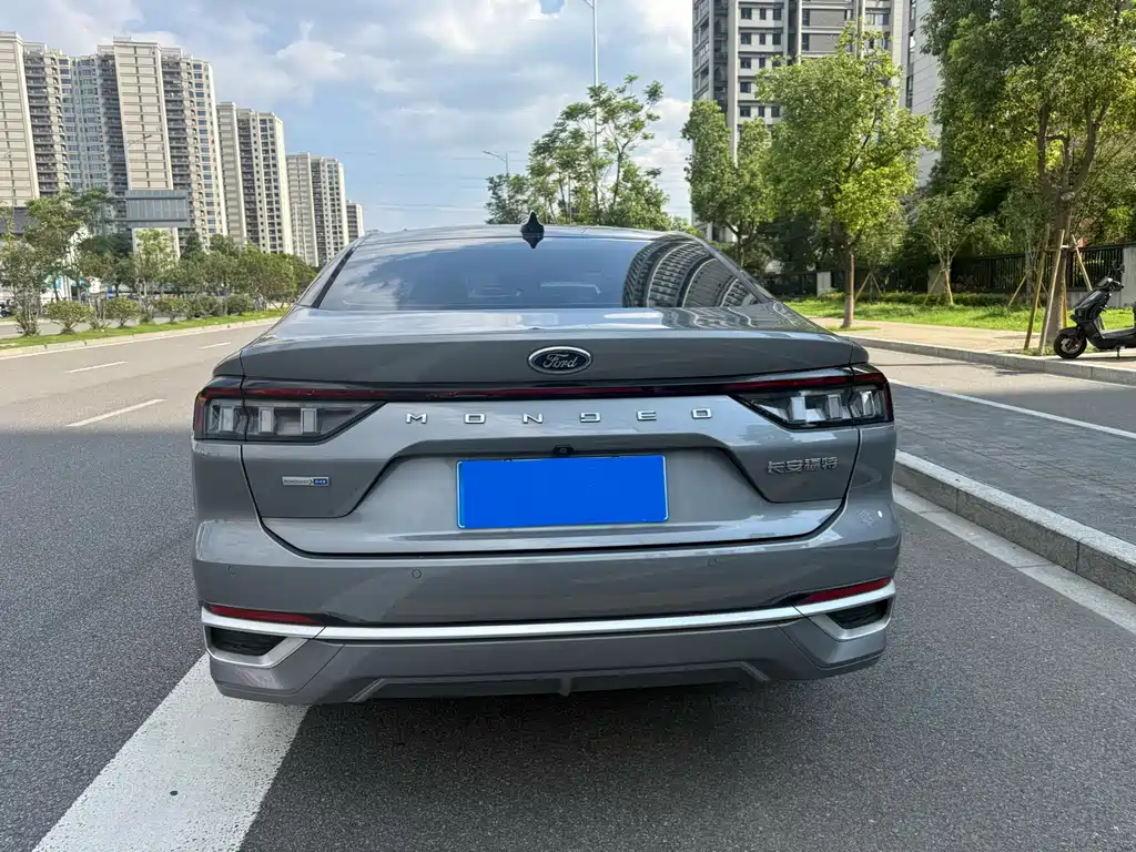 Ford Mondeo — миниатюра 14