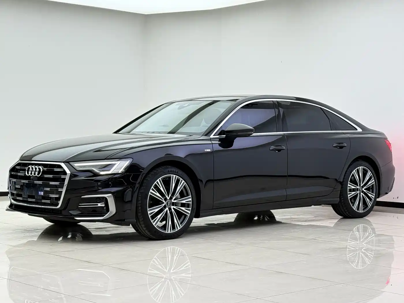 奥迪A6L 2024款 45 TFSI quattro 臻选动感型 2023