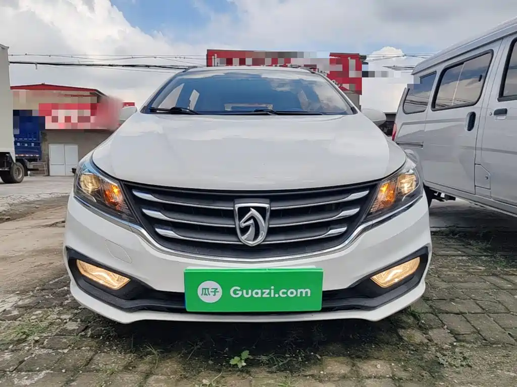 Baojun 310W — миниатюра 3
