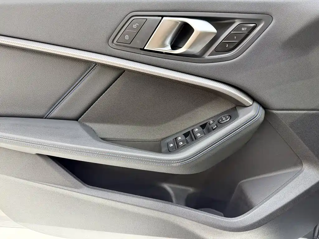 BMW 2 Series (Import) — миниатюра 16
