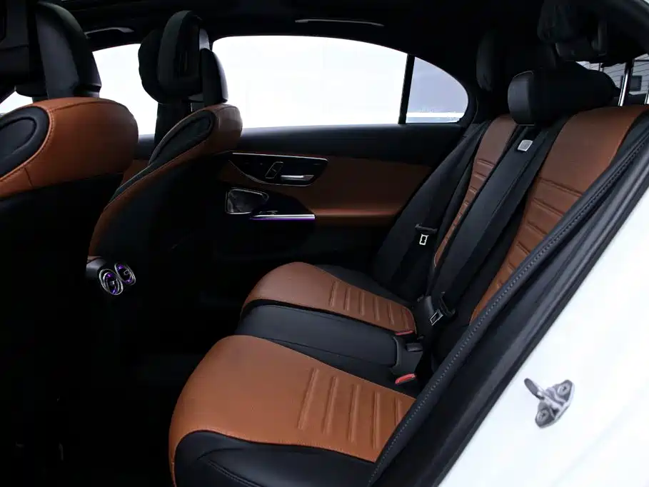 Mercedes-Benz C-Class — миниатюра 16