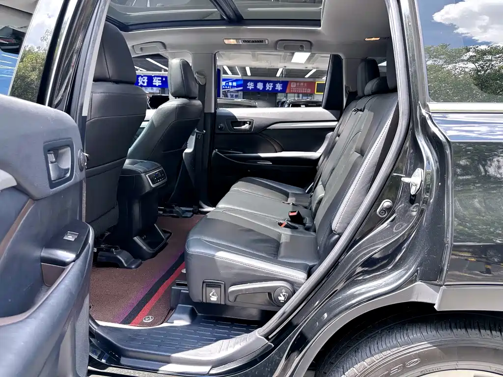 Toyota Highlander — миниатюра 8