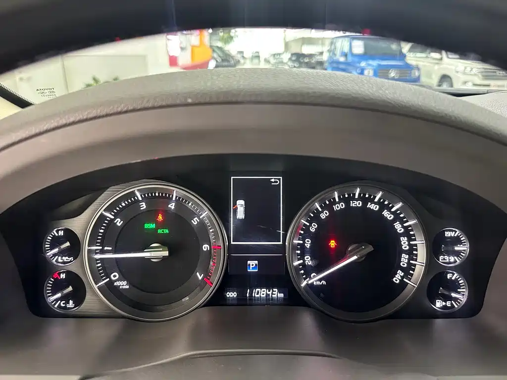 Toyota Land Cruiser 2016 4.6L AT VX-R