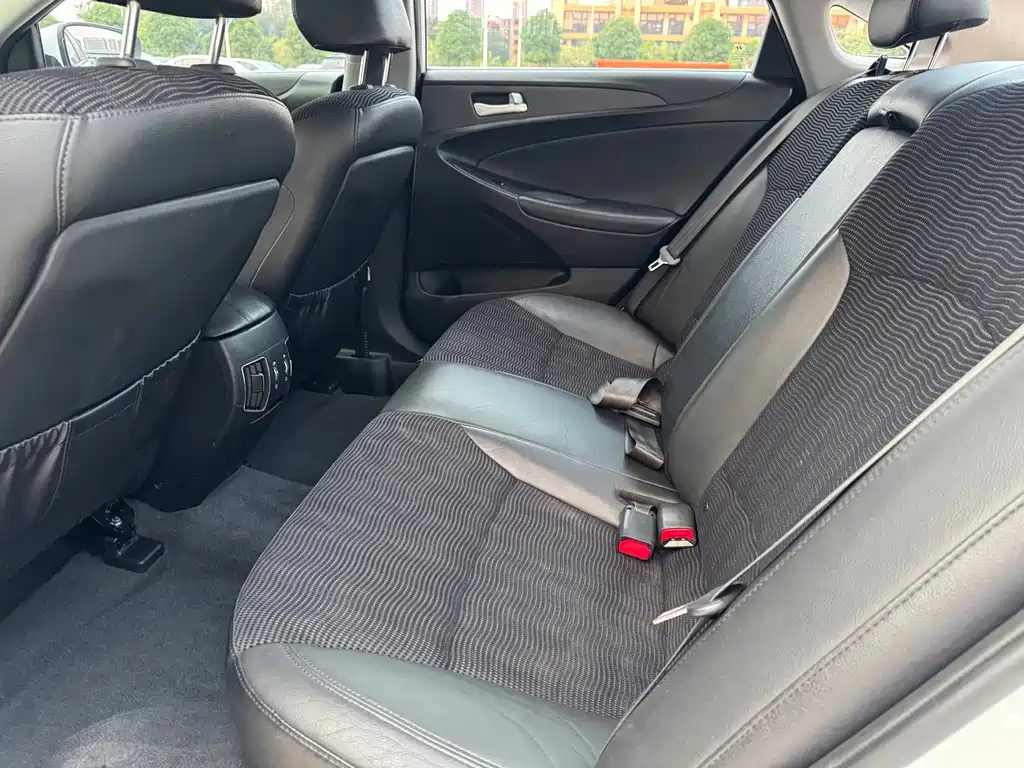 Hyundai Sonata — миниатюра 10