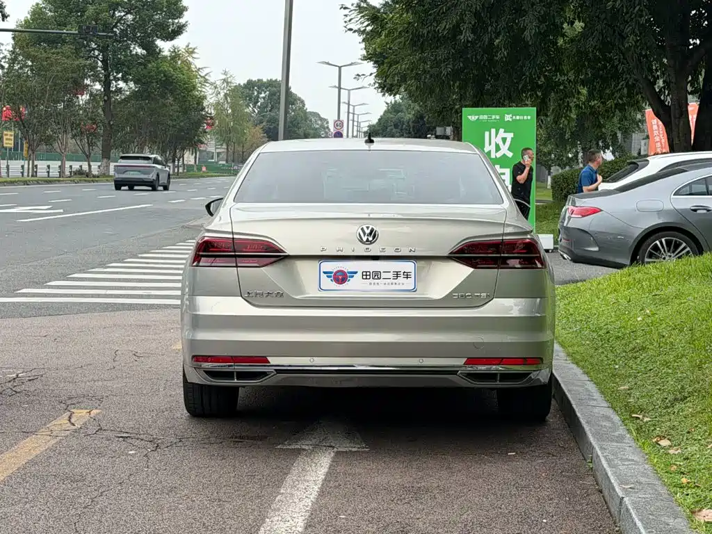 Volkswagen Phideon — миниатюра 5