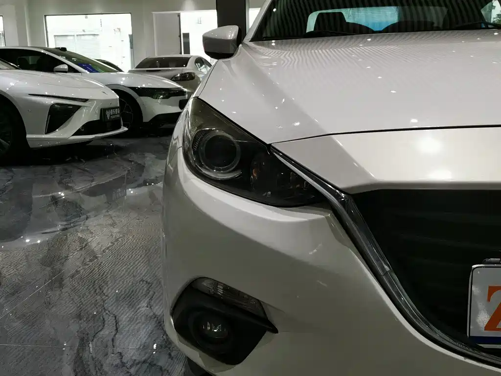 Mazda 3 Axela — миниатюра 4