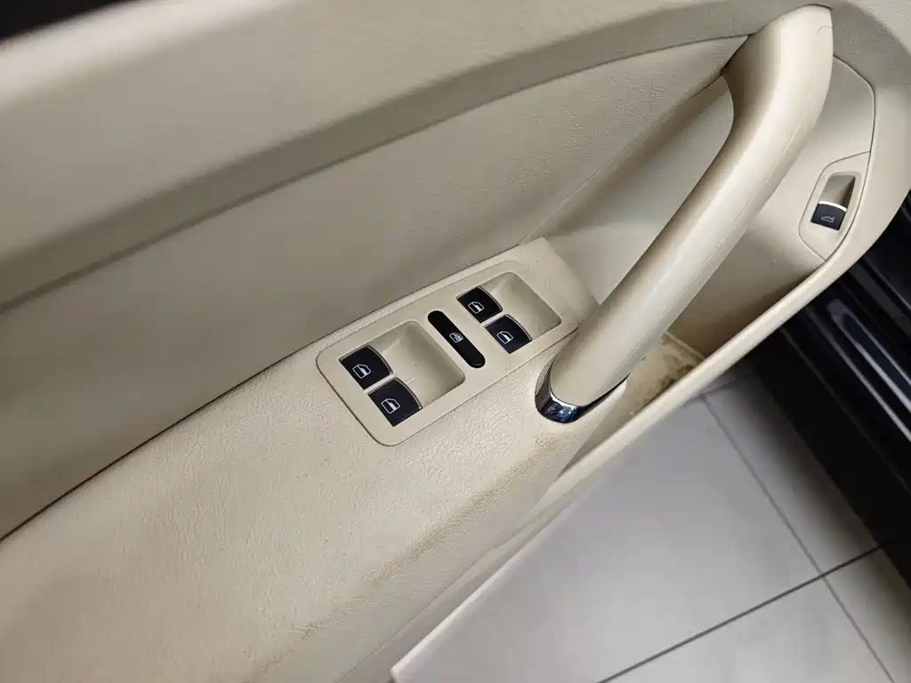 Volkswagen Passat 2015 1.8TSI DSG