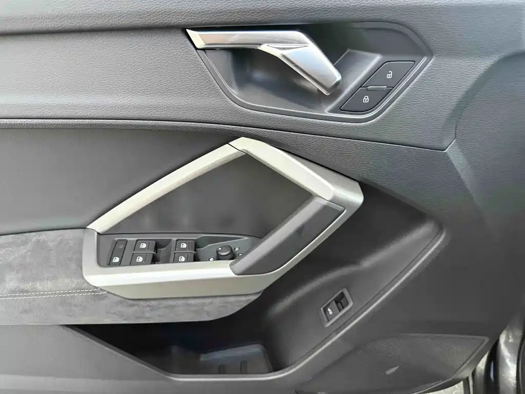 Audi Q3 — миниатюра 10