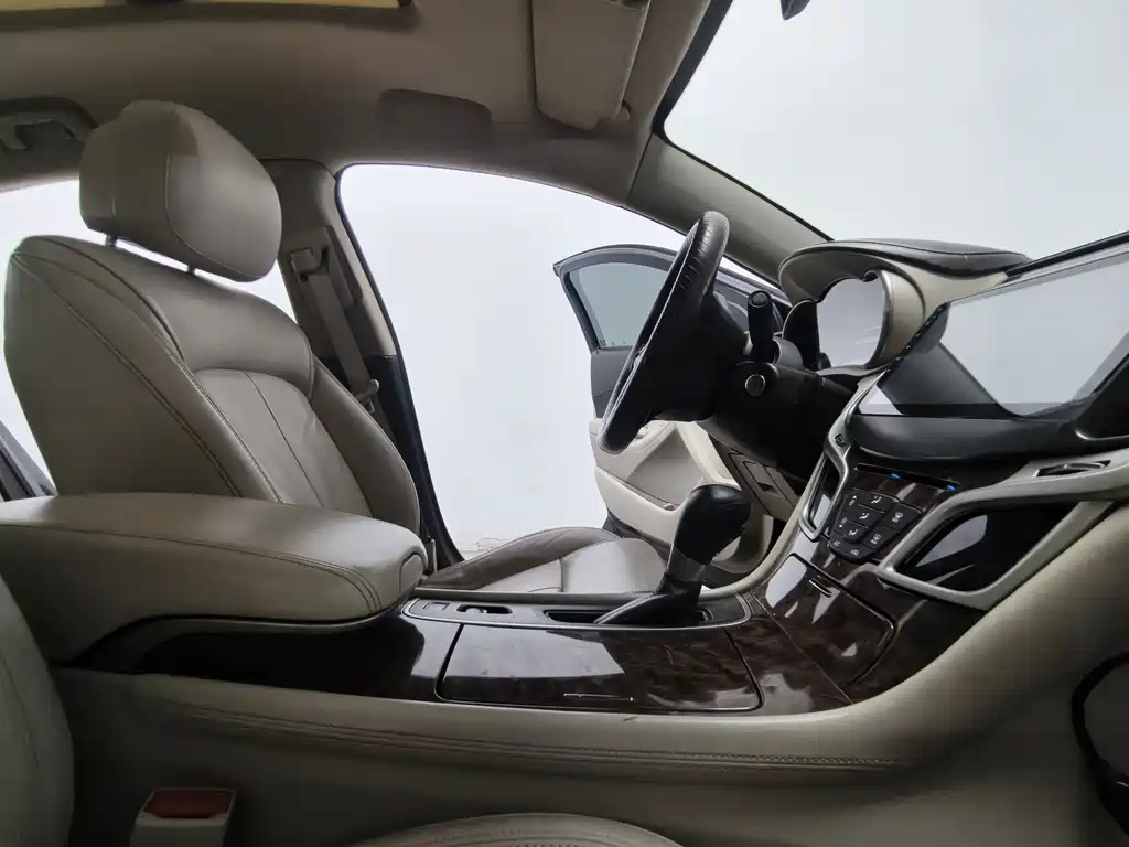 Buick LaCrosse — миниатюра 15