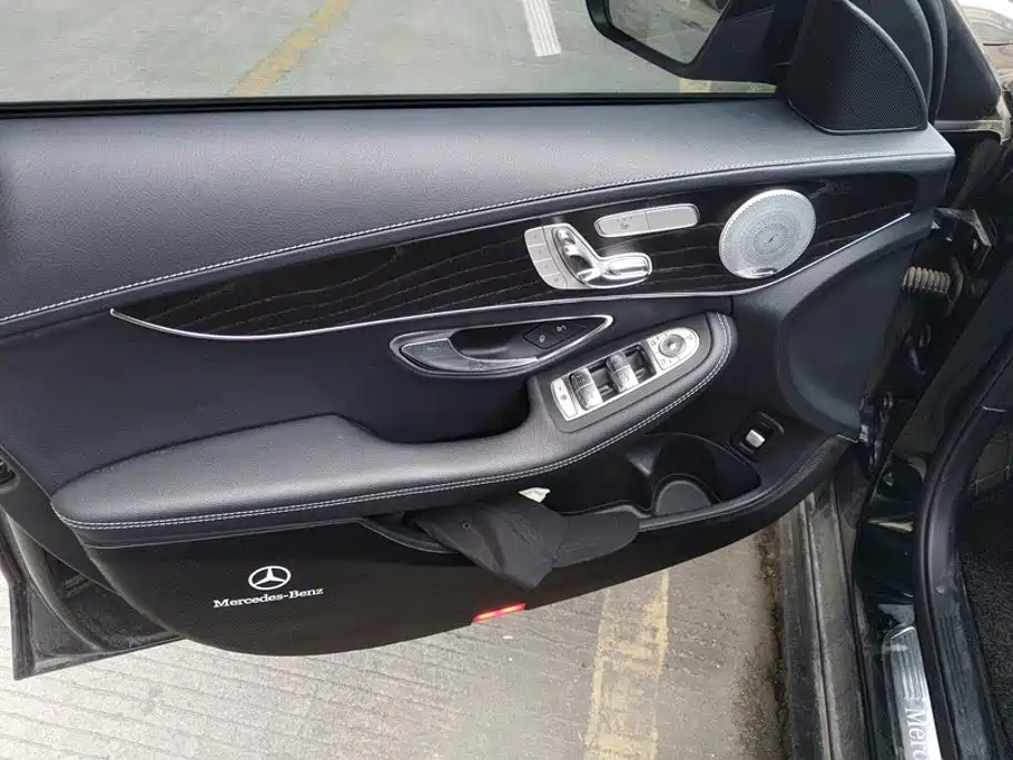 Mercedes-Benz C-Class — миниатюра 7