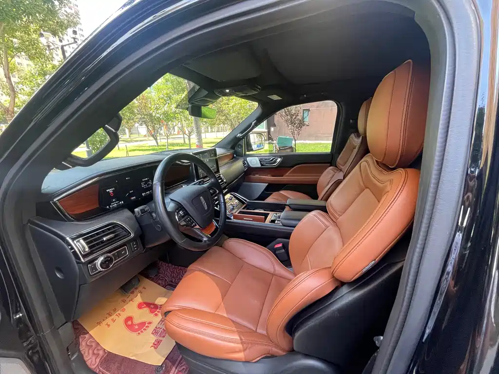Lincoln Navigator — миниатюра 9