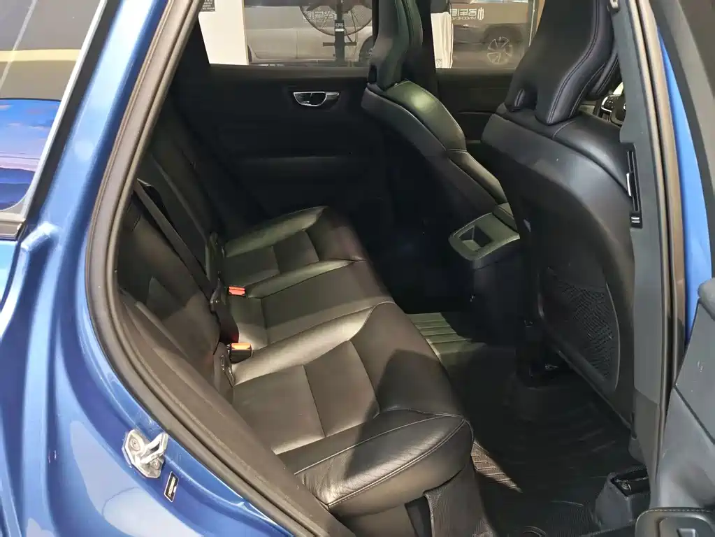 Volvo XC60 — миниатюра 10