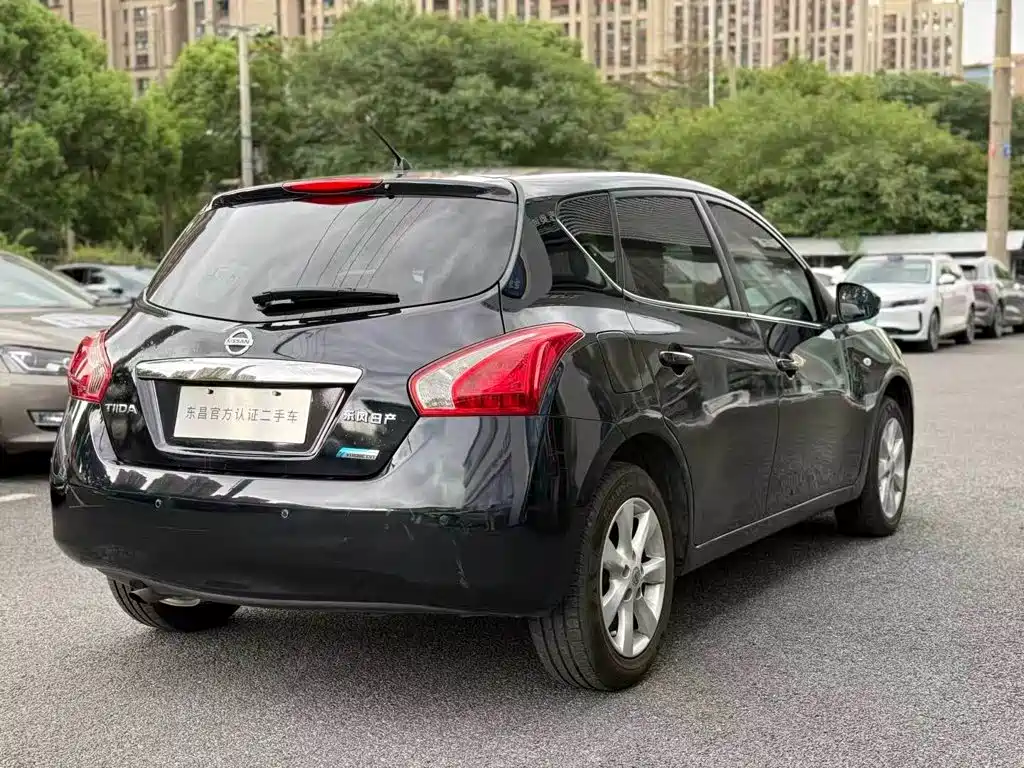 Nissan Tiida — миниатюра 8