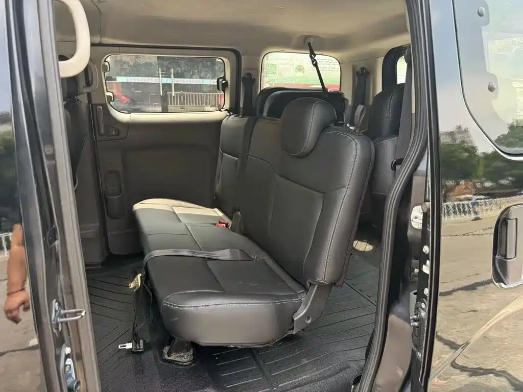 Nissan NV200 — миниатюра 4