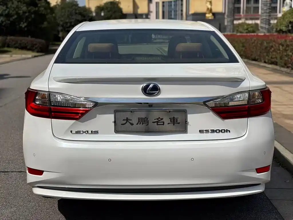 LEXUS ES
