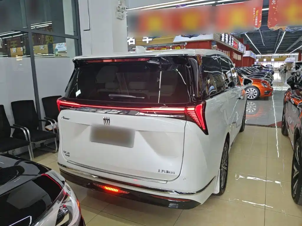 Buick GL8 Hybrid — миниатюра 7