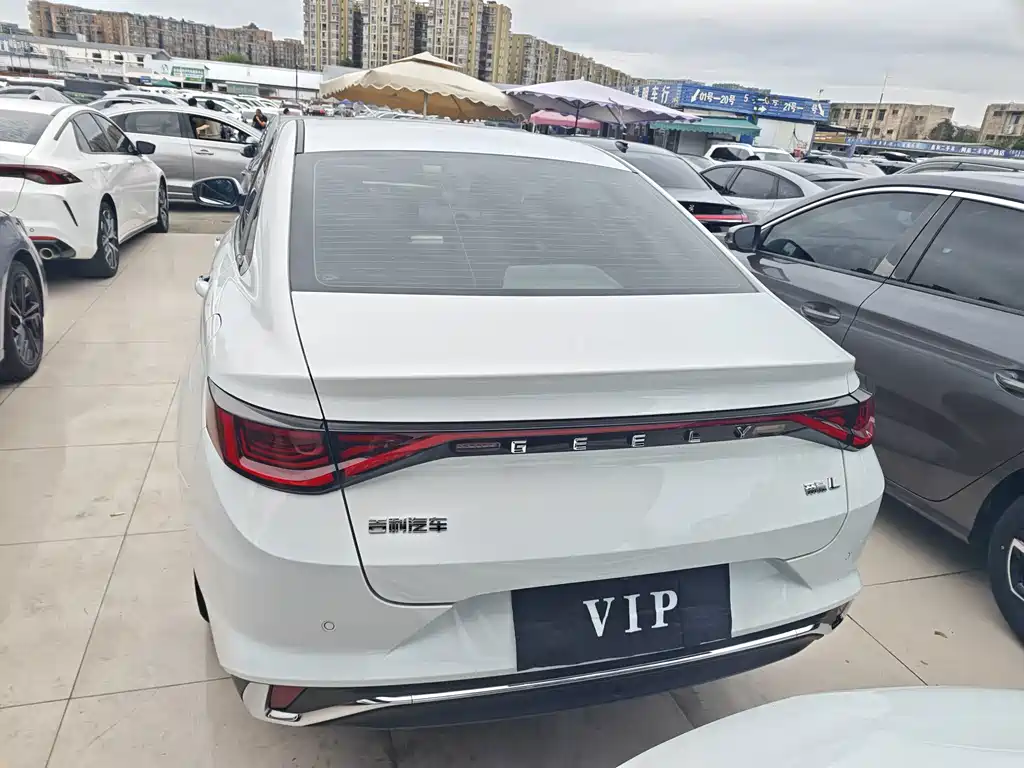Geely Emgrand L — миниатюра 18