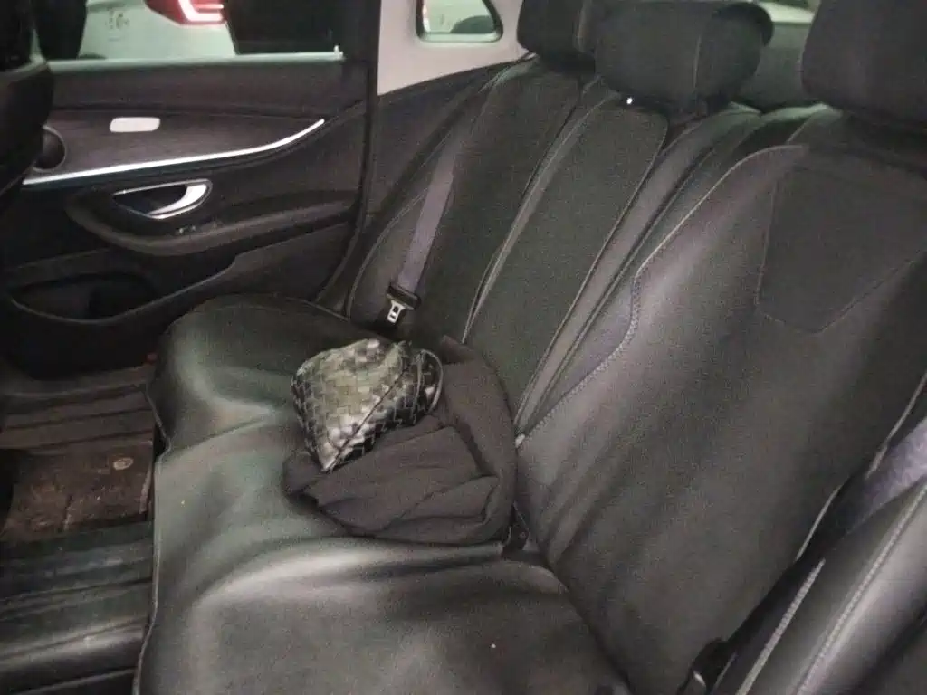 Mercedes-Benz E-Class — миниатюра 13