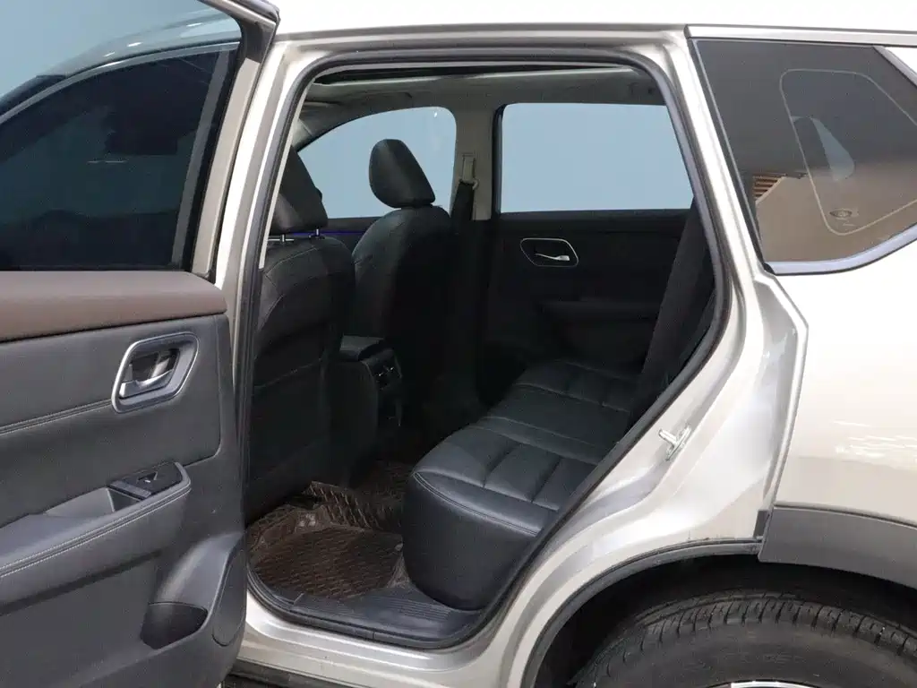 Nissan X-Trail — миниатюра 12