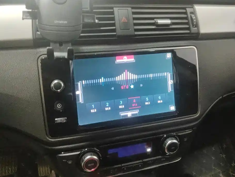 Qoros Qoros 3 — миниатюра 13