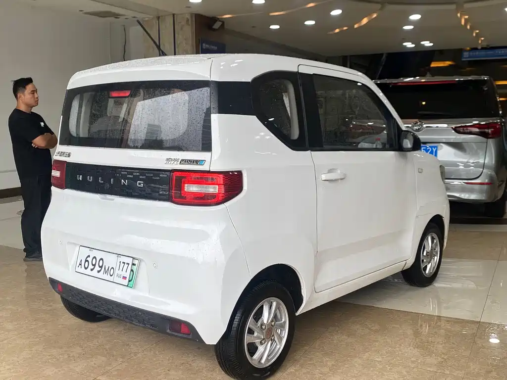 Wuling MINIEV — миниатюра 8