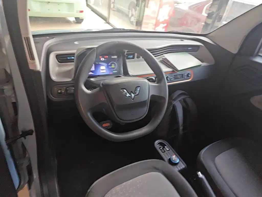 Wuling MINIEV — миниатюра 10
