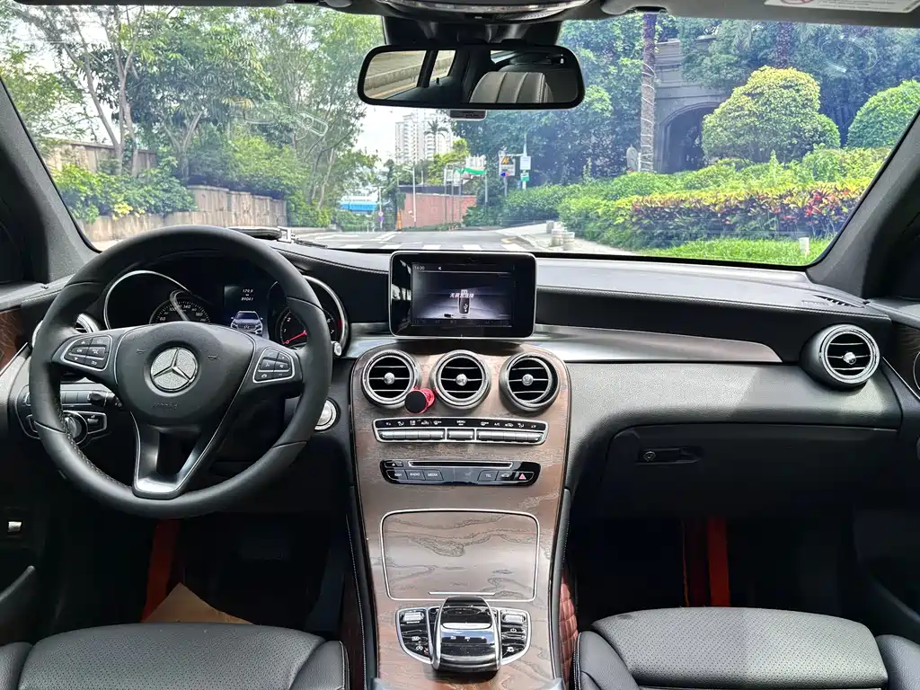 Mercedes-Benz GLC 2017 GLC 300 4MATIC