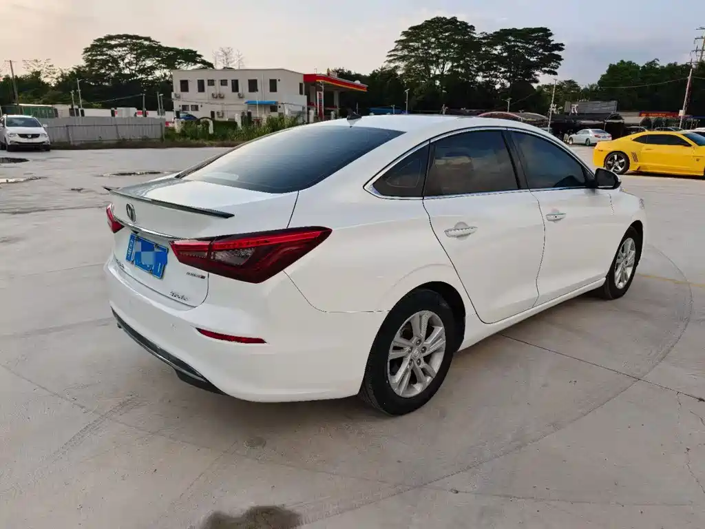 Changan Eado — миниатюра 5