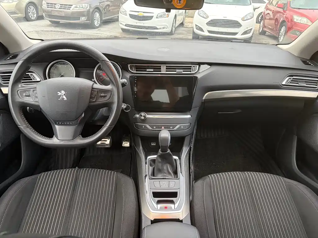 Peugeot 408 2014 1.8L AT Luxury