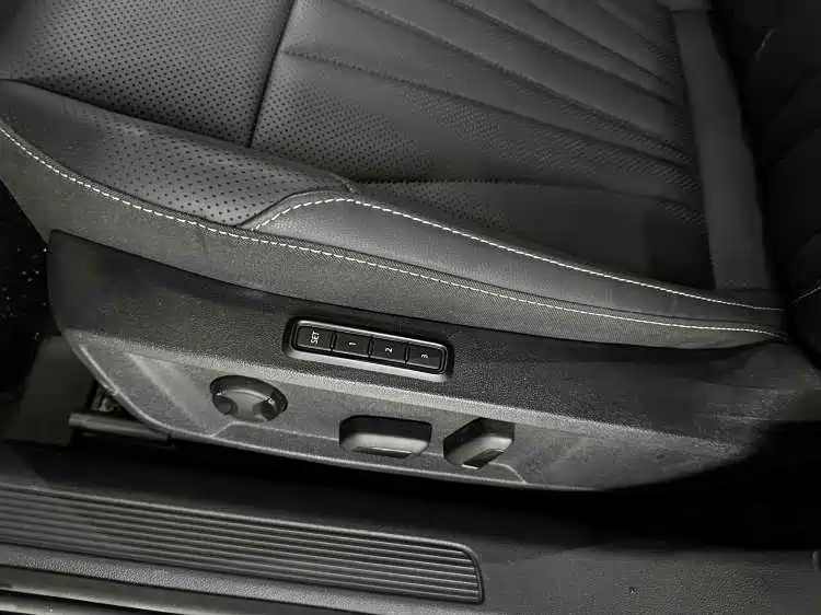 Volkswagen Passat 2026 380TSI