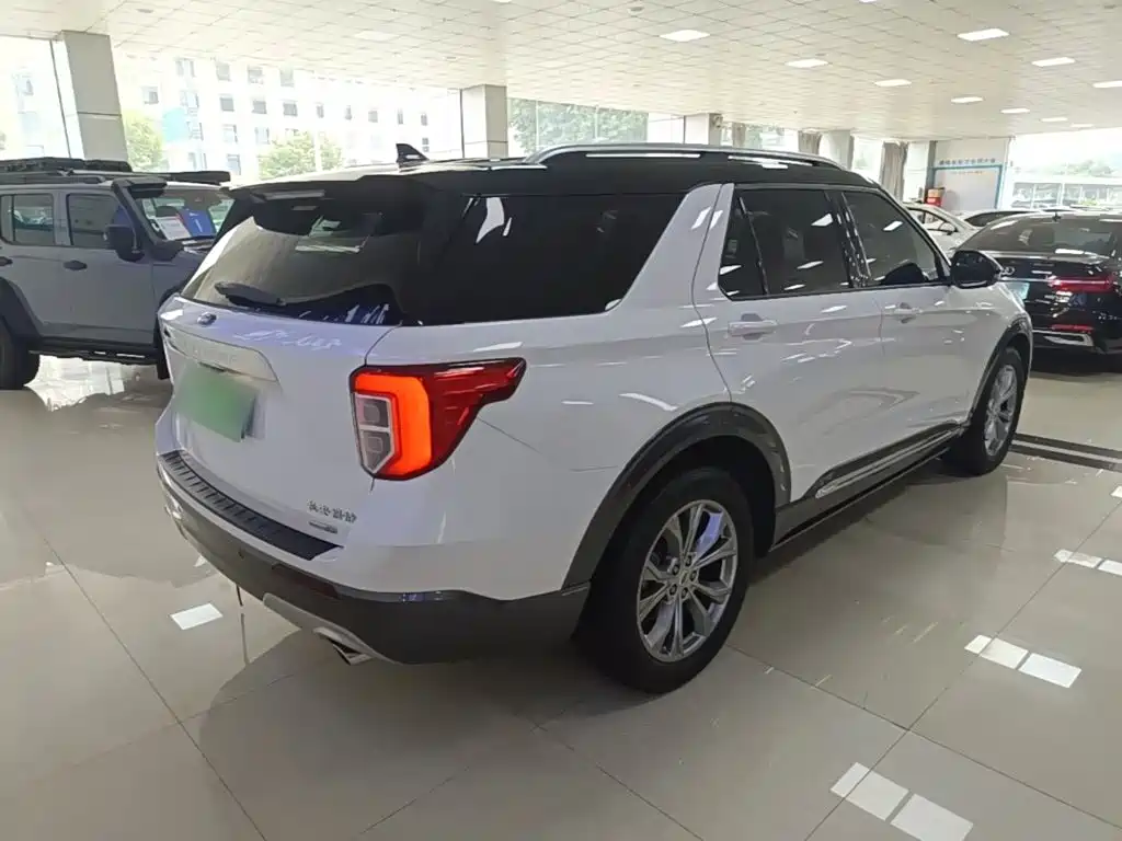Ford Explorer — миниатюра 7