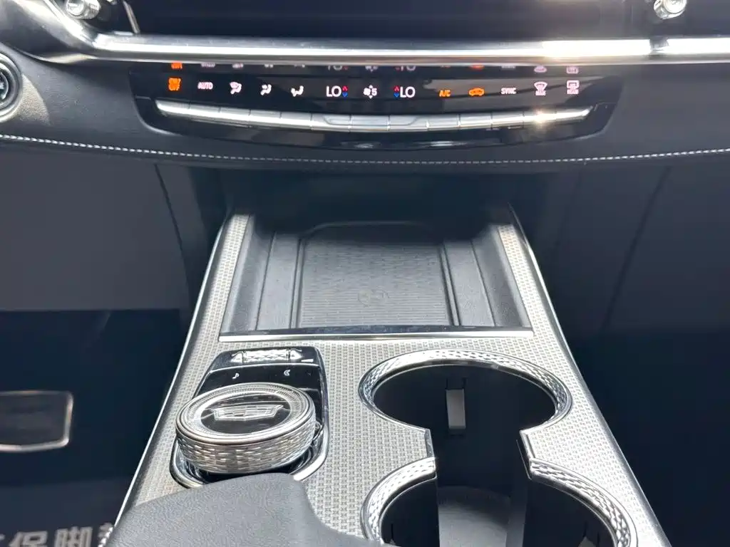 Cadillac XT5 — миниатюра 9