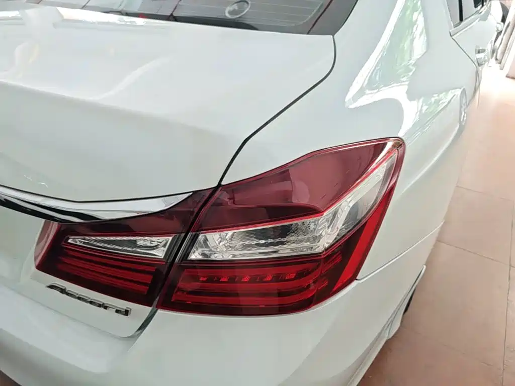 Honda Accord — миниатюра 8