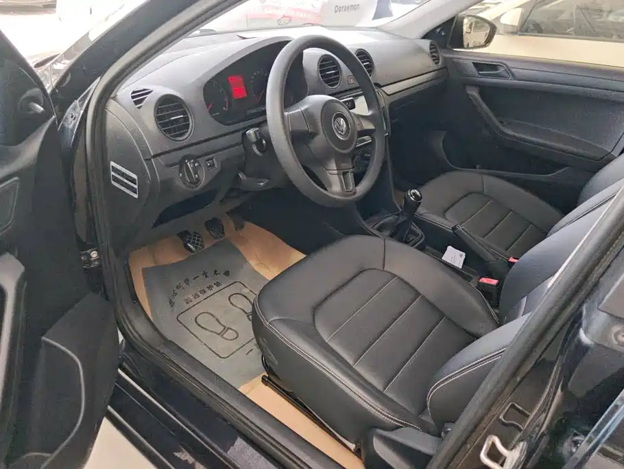 Volkswagen Jetta — миниатюра 9