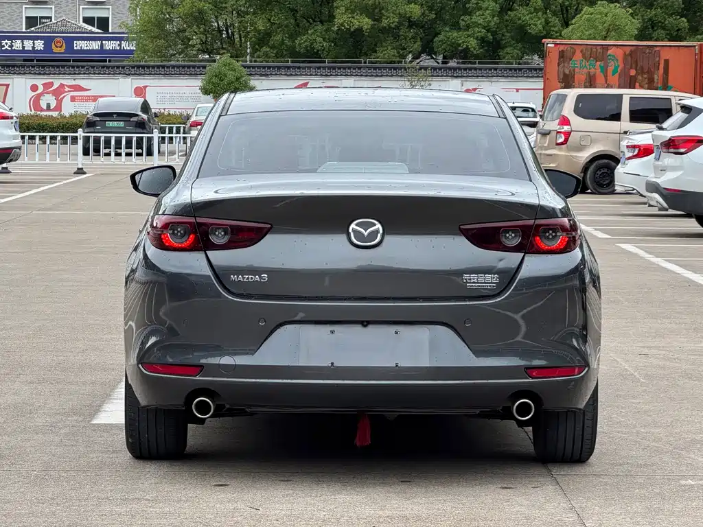 Mazda 3 Axela — миниатюра 8