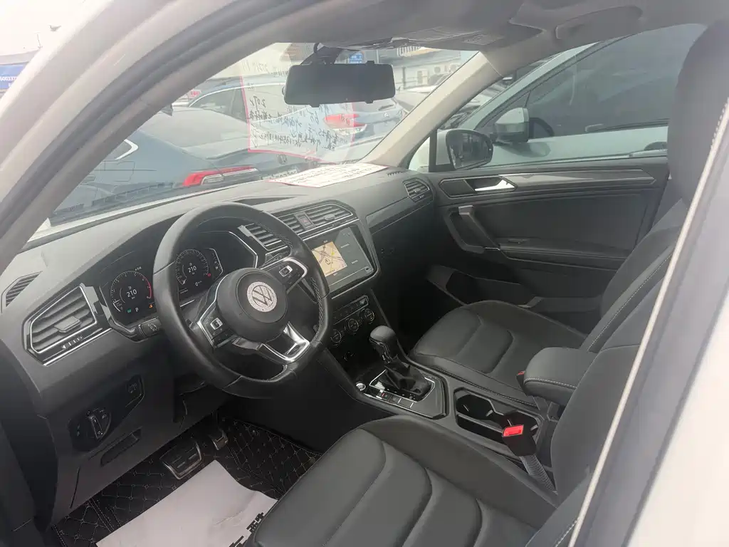 Volkswagen Tiguan L — миниатюра 6